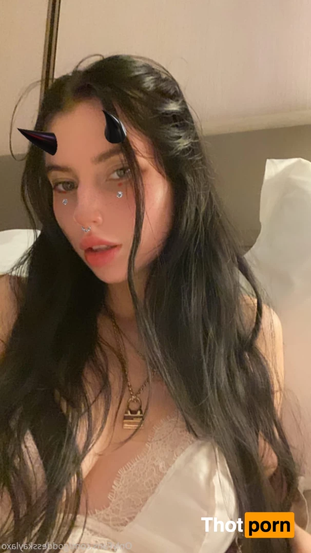 Goddess Kayla 7042575