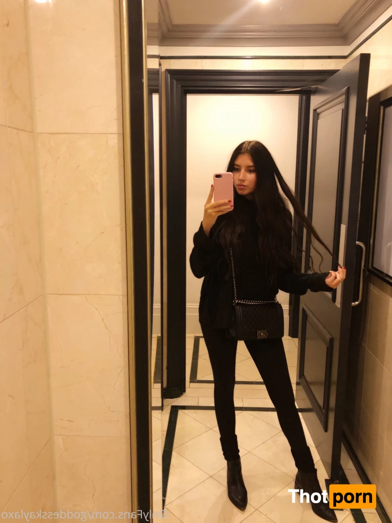 Goddess Kayla 7042622