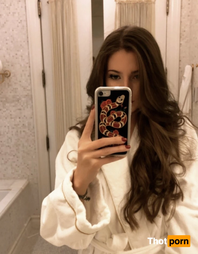 Goddess Kayla 7042639