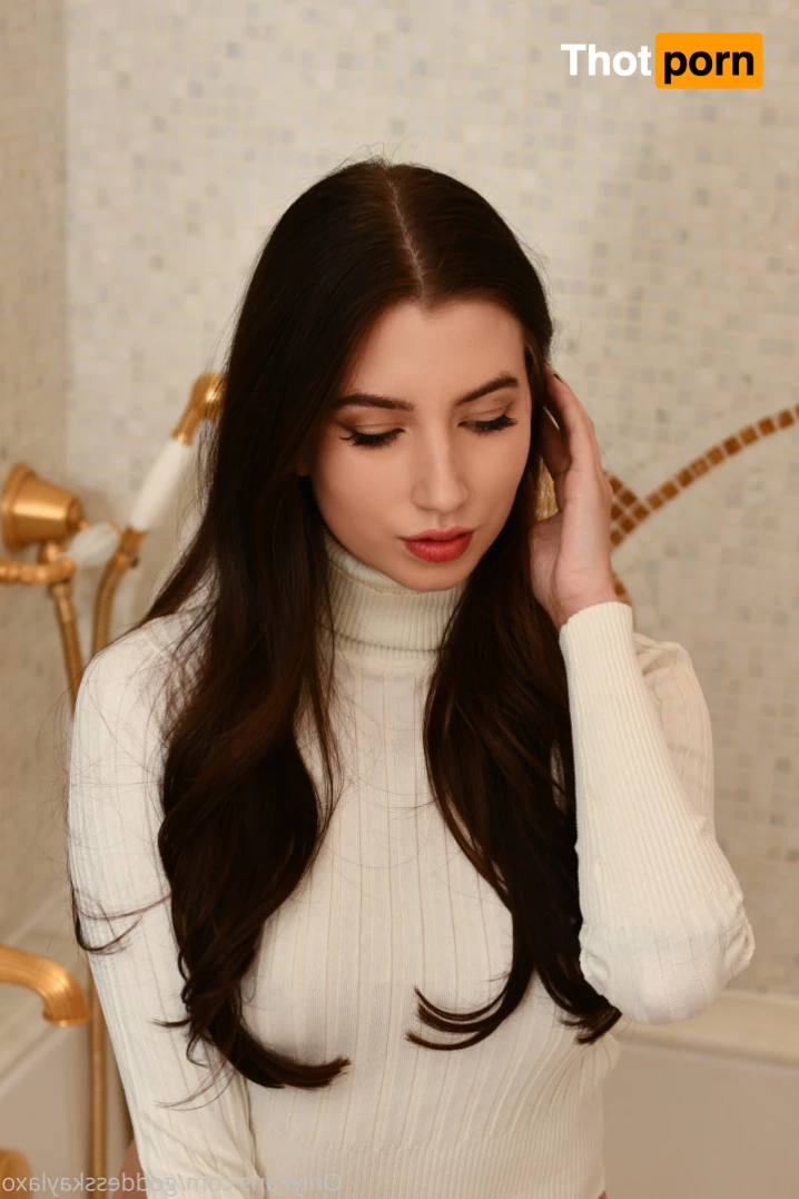 Goddess Kayla 7042800