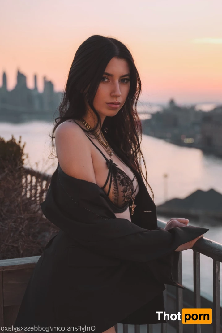 Goddess Kayla 7042949