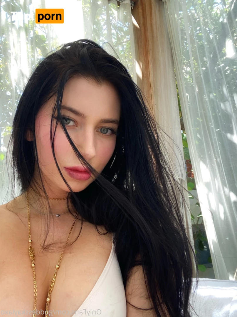 Goddess Kayla 7043040