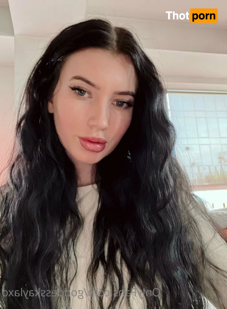 Goddess Kayla 7043073