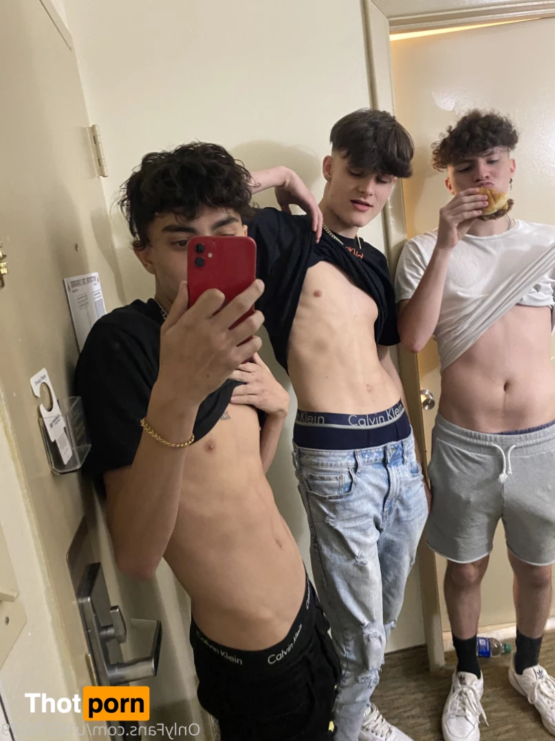 Riley's Free Page ⚡️ 6973178