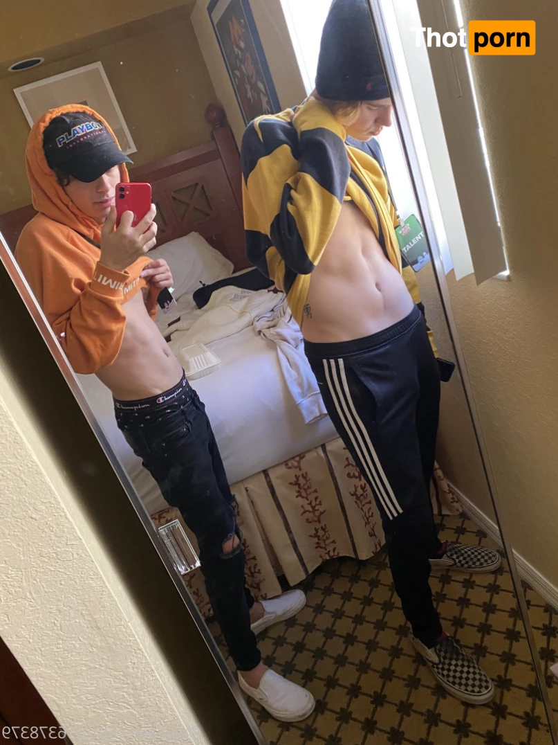 Riley's Free Page ⚡️ 6973215