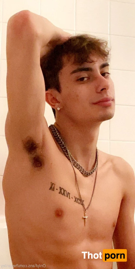 Riley's Free Page ⚡️ 6973280