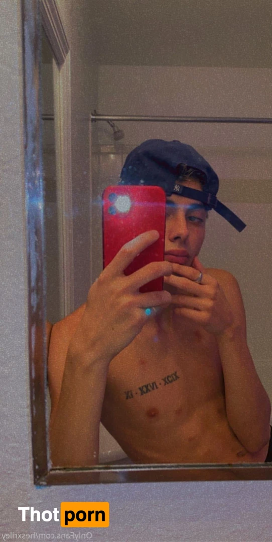 Riley's Free Page ⚡️ 6973356