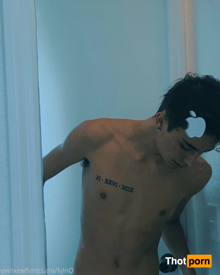 Riley's Free Page ⚡️ 6973453