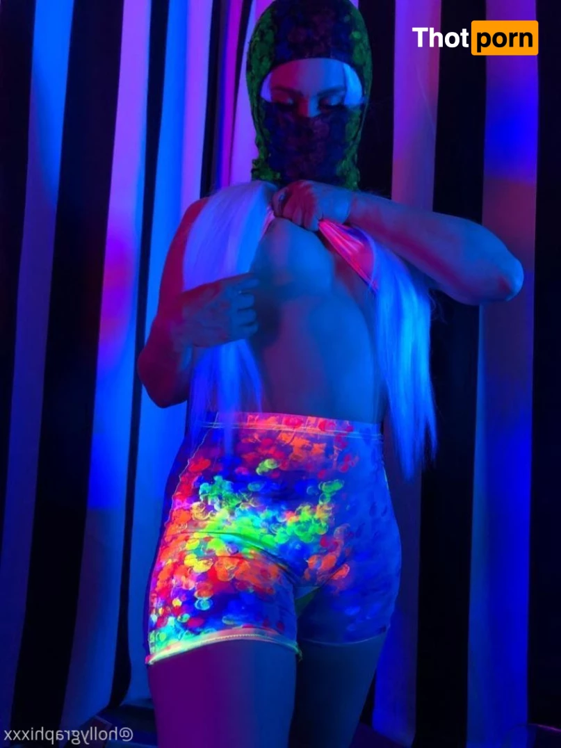 Holly Graphixxx 6969915