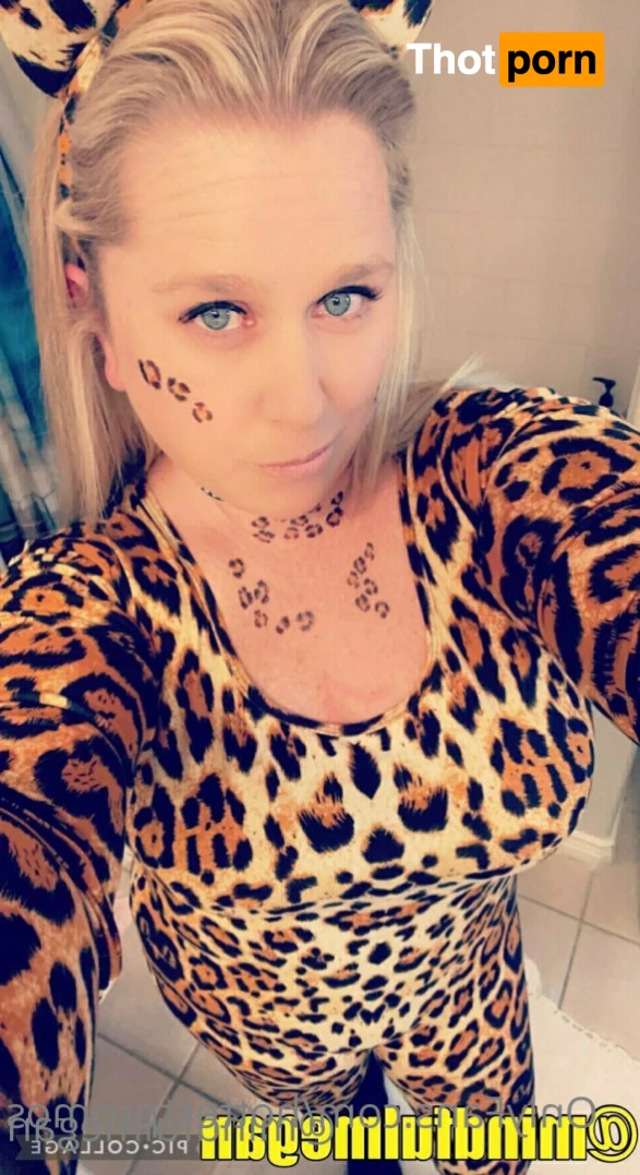 Hottest Pages and Promotions 6942057