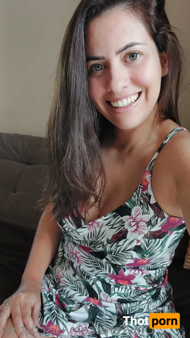 Isis Cristine 10490623