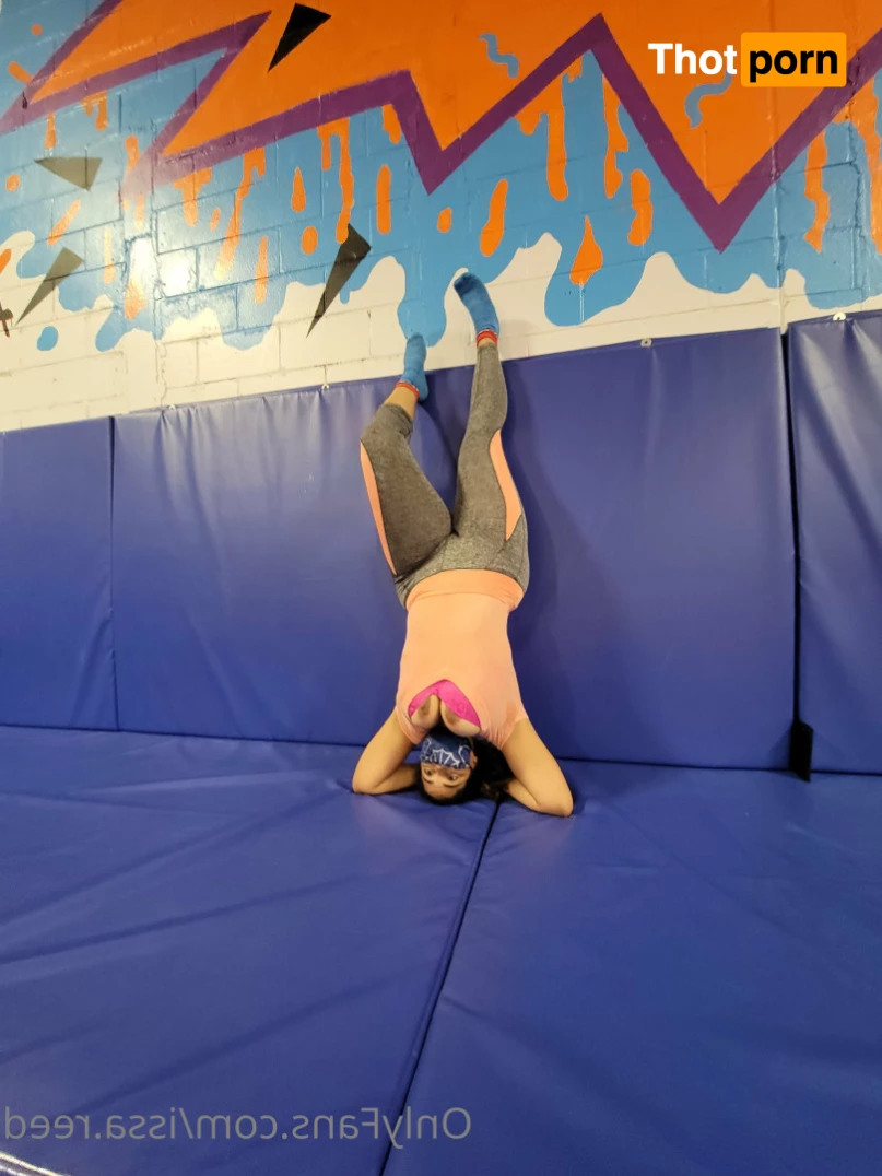 💥💫Fun with Issa 7425079