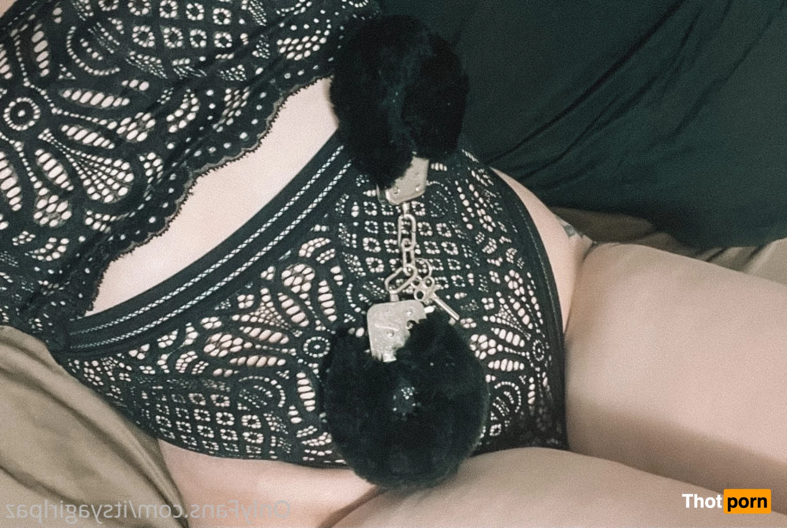 itsyagirlpaz 🍑 7373112