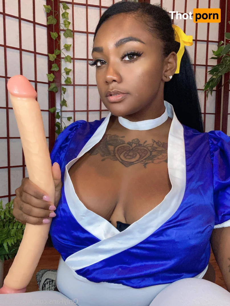 Isabella Saeko 7571057