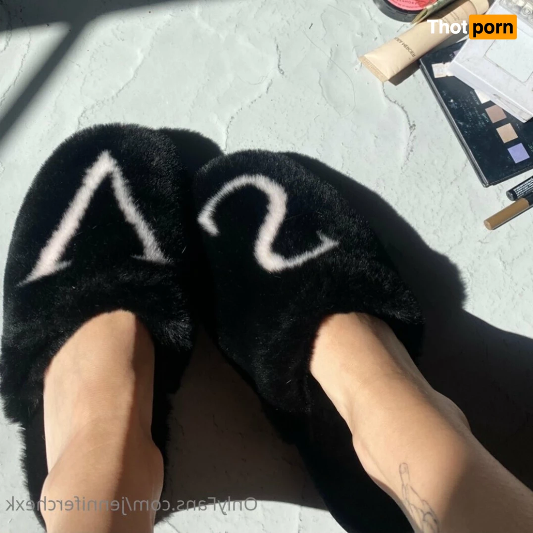 Jennifer Check 7424139