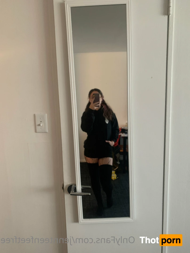 JennTeenFeetFree 7114359