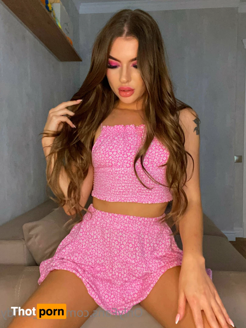 Julia 🇺🇦 Candy 7344775