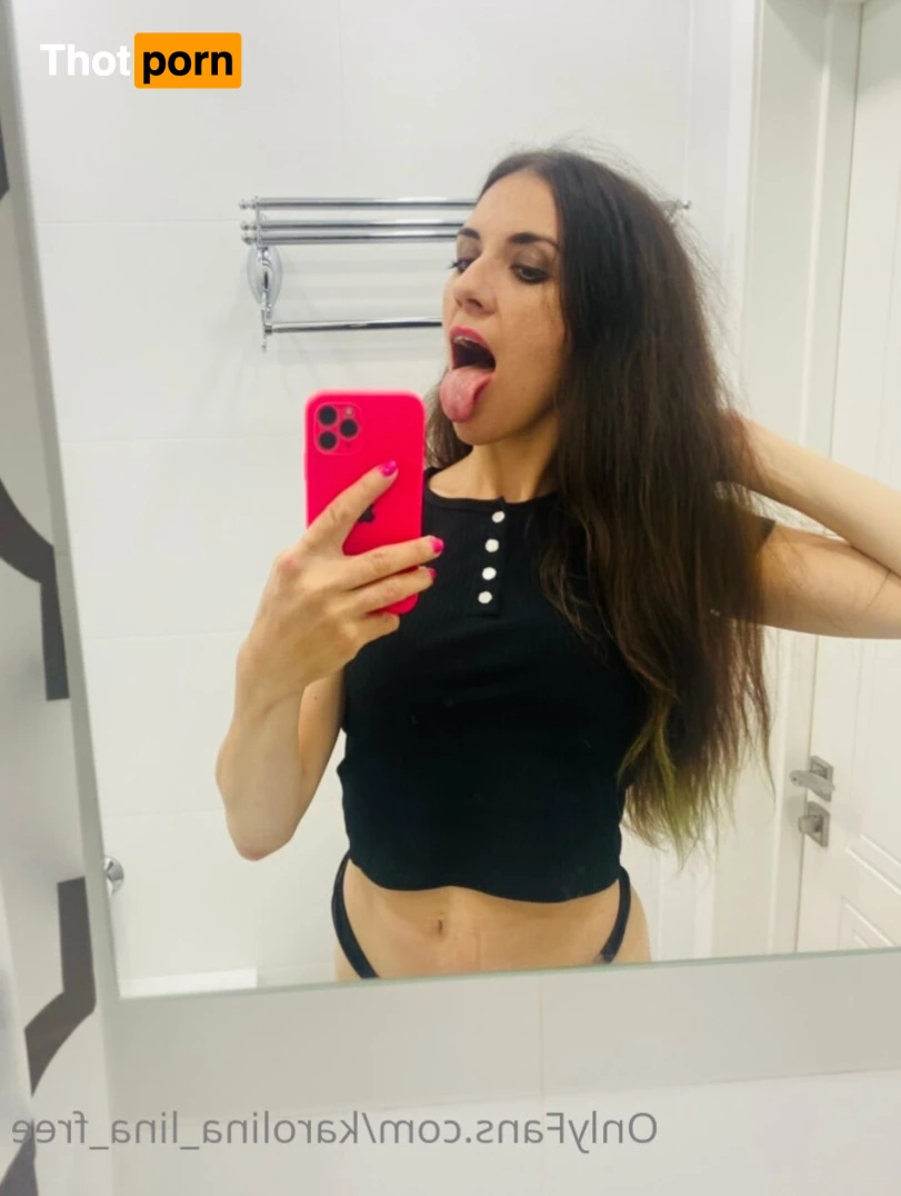 🅺🅰🆁🅾🅻🅸🅽🅰 7110411