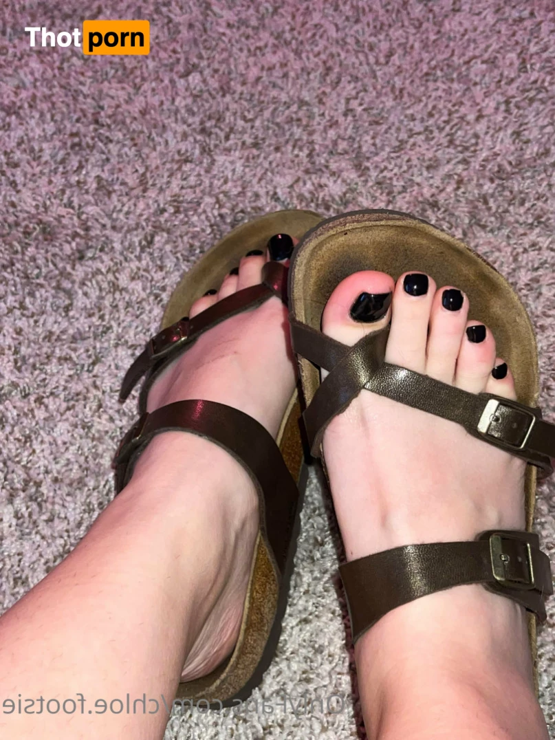 Kayla's Toes 7344040