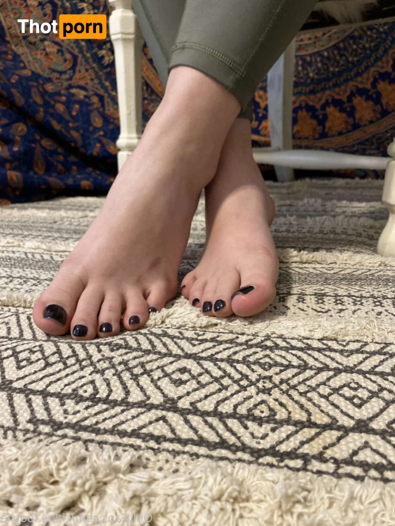 Kayla's Toes 7344133