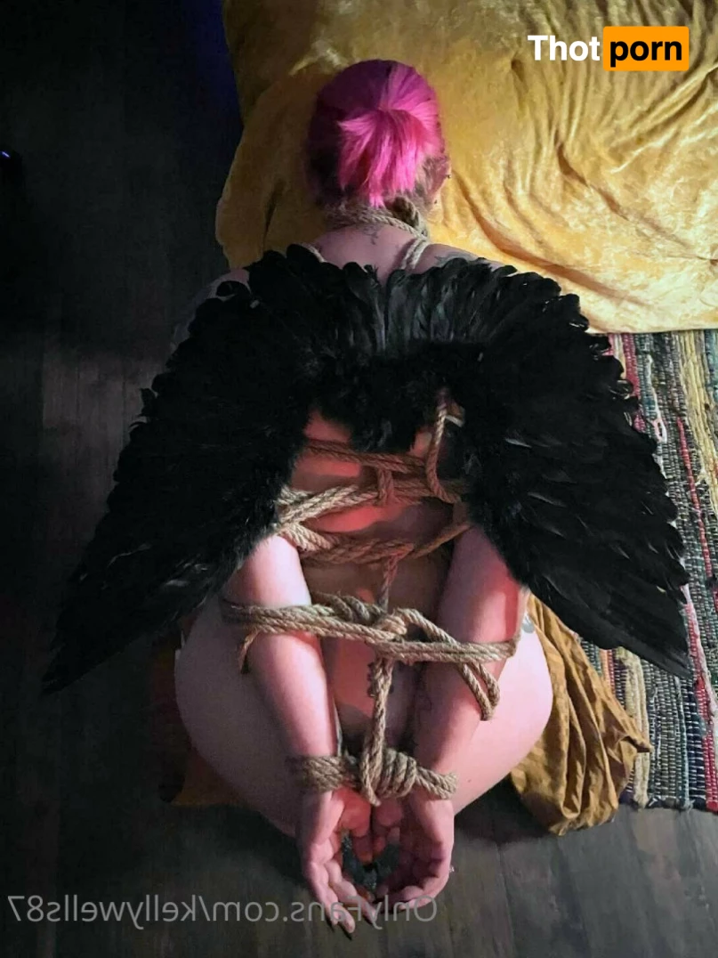 Kelly 🍑 With the ass 7515873