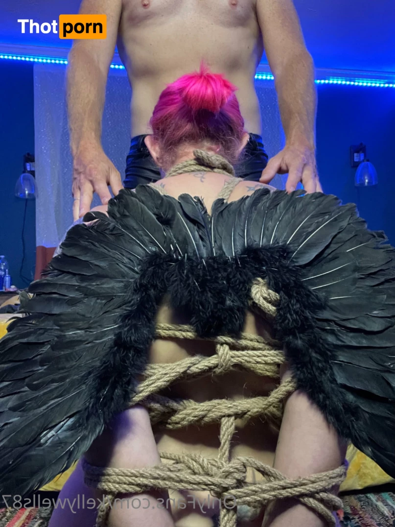 Kelly 🍑 With the ass 7515900