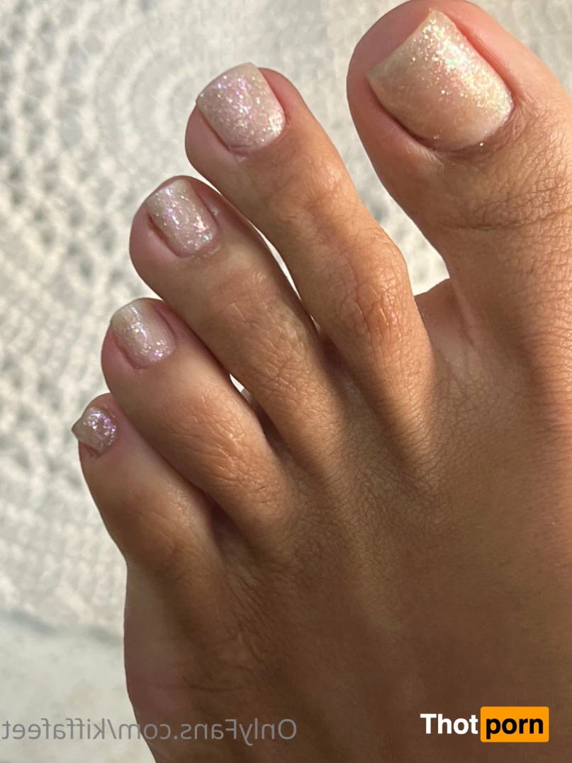 Kiffa Feet 7369132
