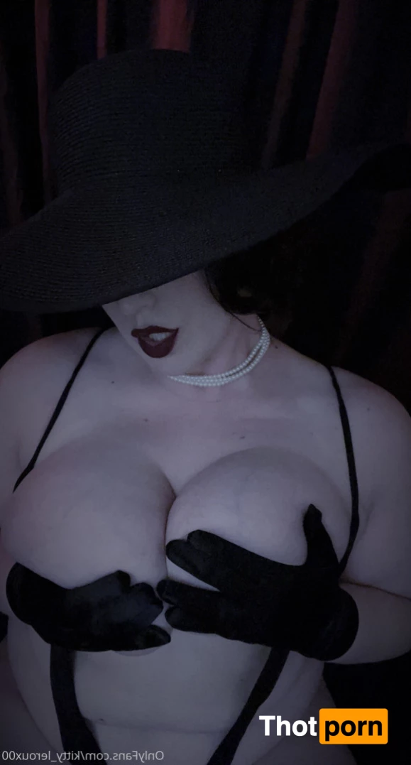 Kitty LeRoux 7339179