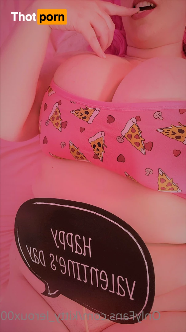 Kitty LeRoux 7339188