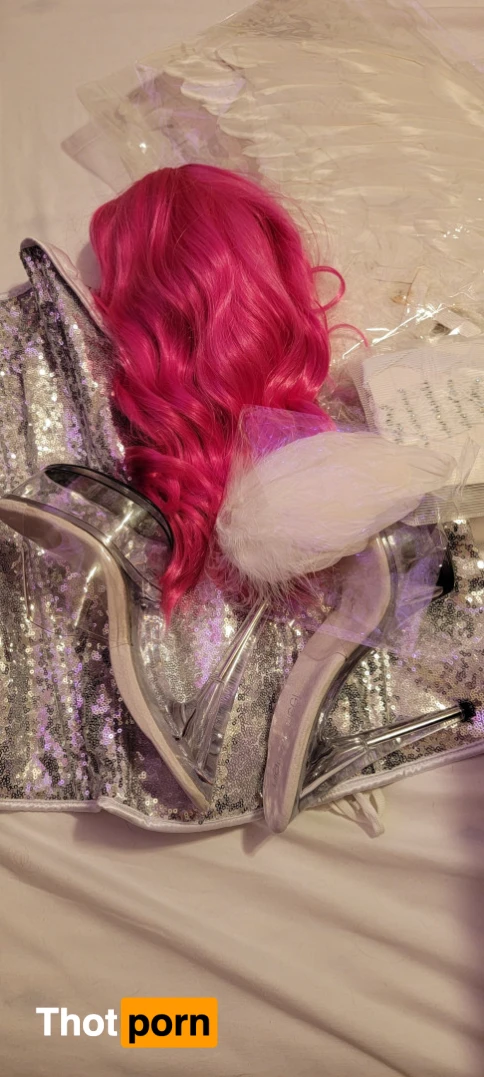 Kitty LeRoux 14369788