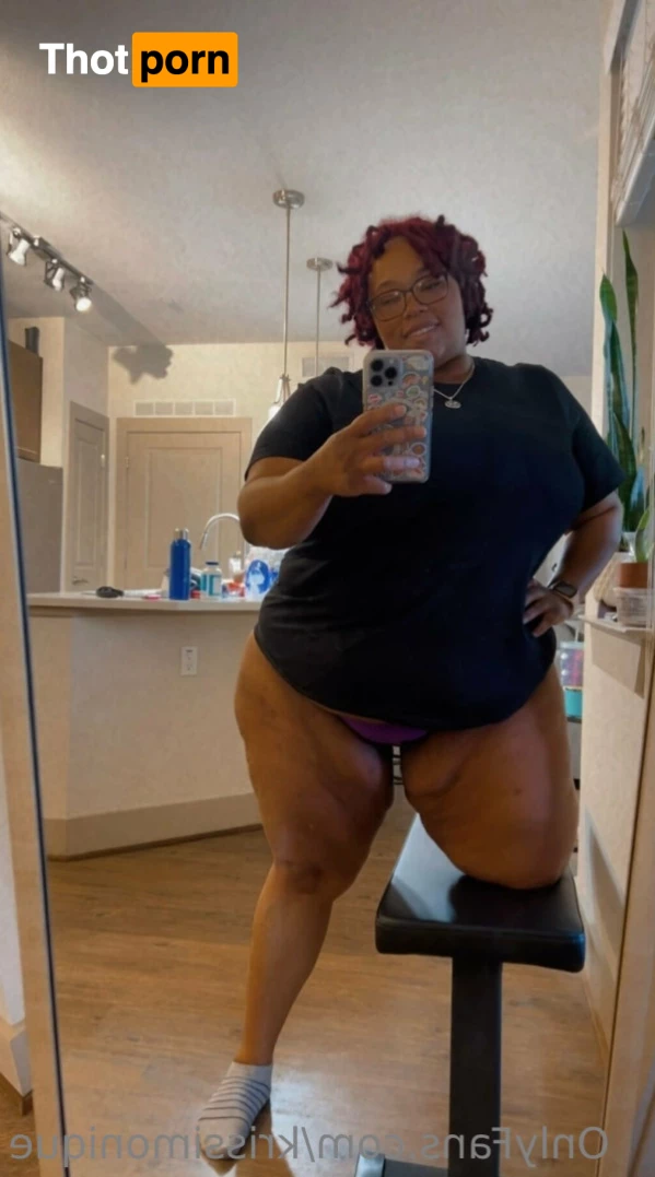 KrissiMonique 10489399