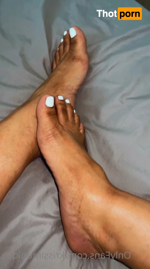 KrissiMonique 10489410