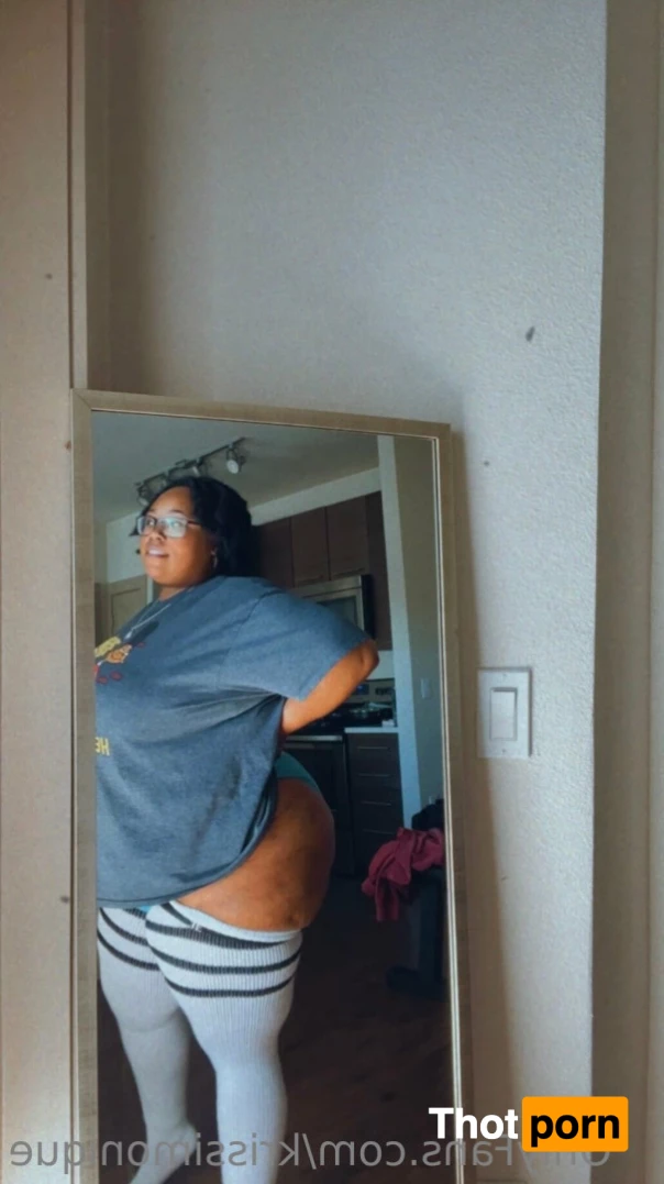 KrissiMonique 10489421