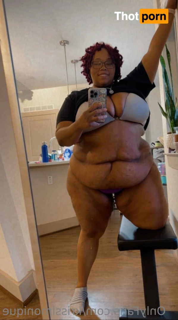 KrissiMonique 10489446