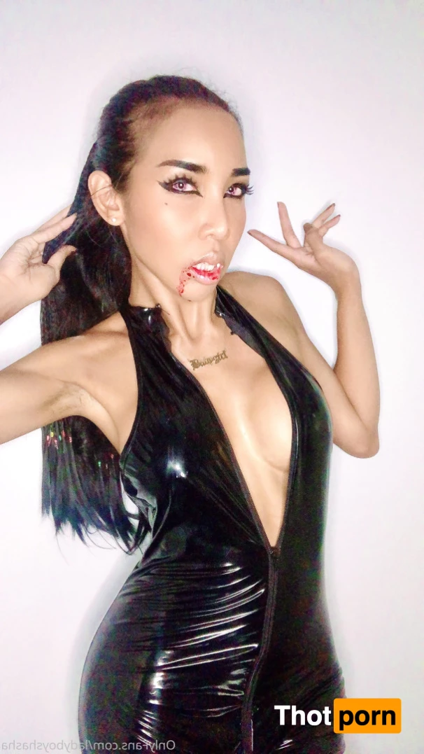 LadyboyShaSha 6915179