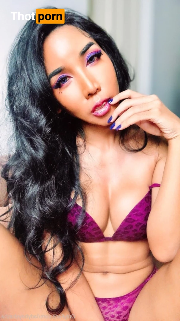 LadyboyShaSha 6915318