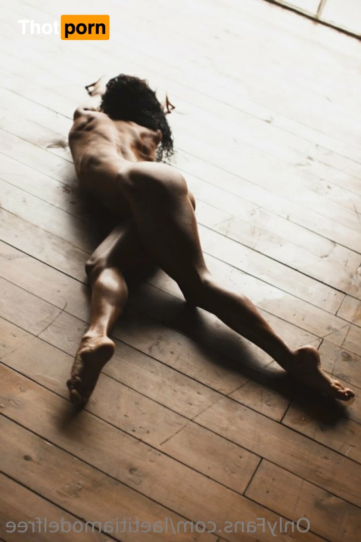 LAETITIA MODEL - FREE 7607908