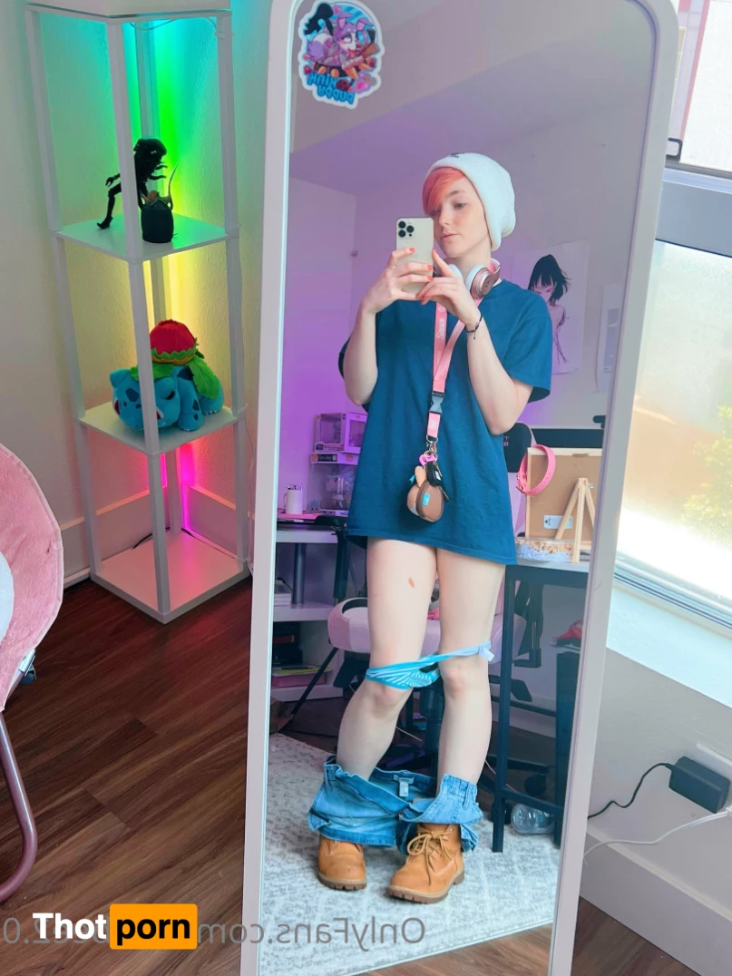 Lana Bee (they/them) the free account 10489167