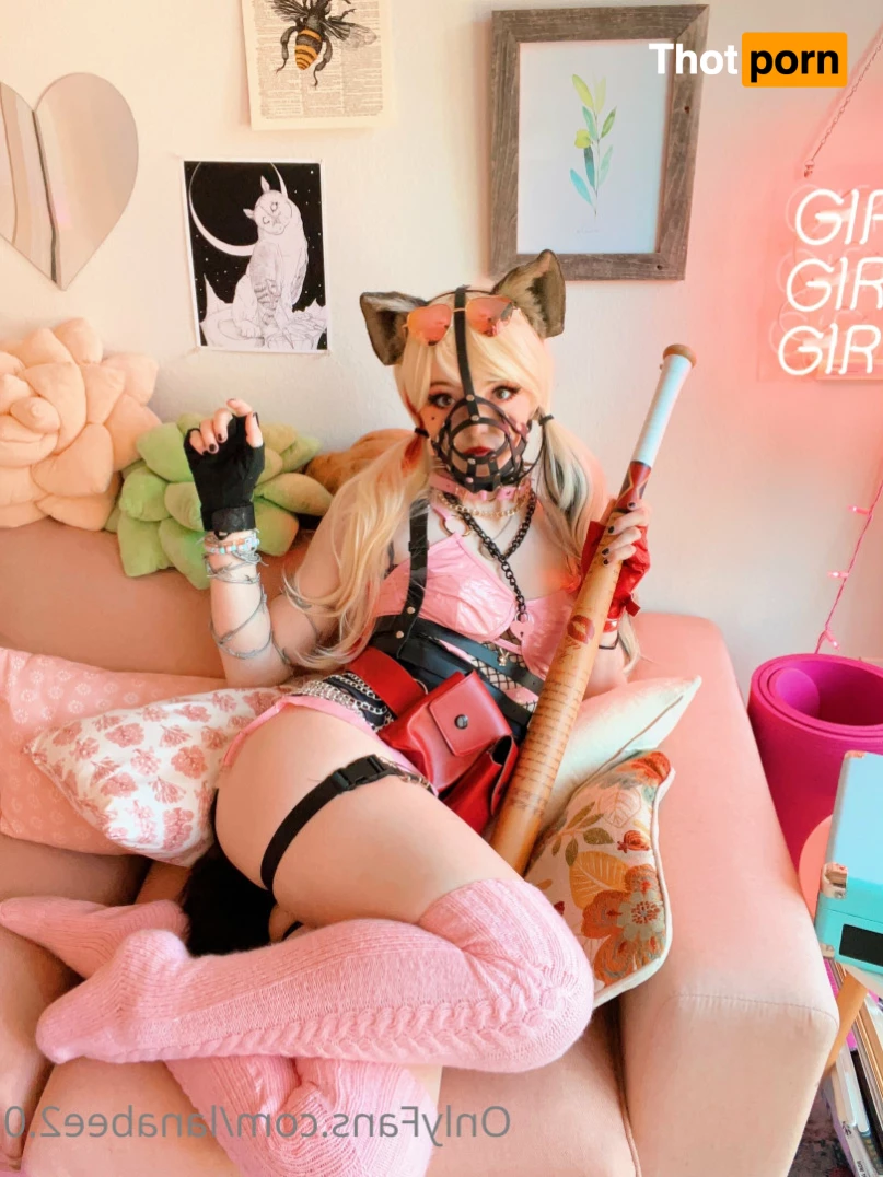 Lana Bee (they/them) the free account 10489381