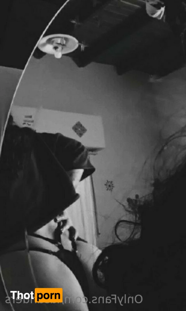 La Sanders 🔥🍑💀🌹 7322795