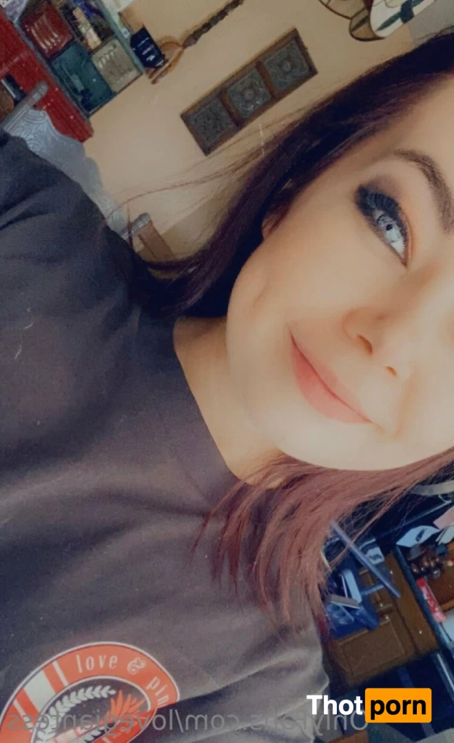 Lovegiantess 14318499