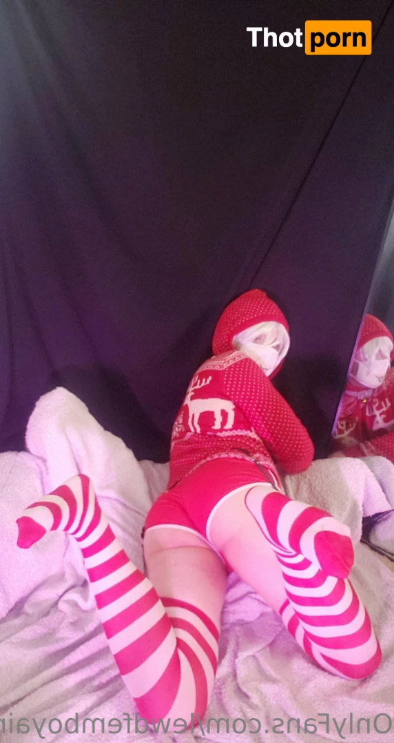 Lewd Femboy Airhead 10570872