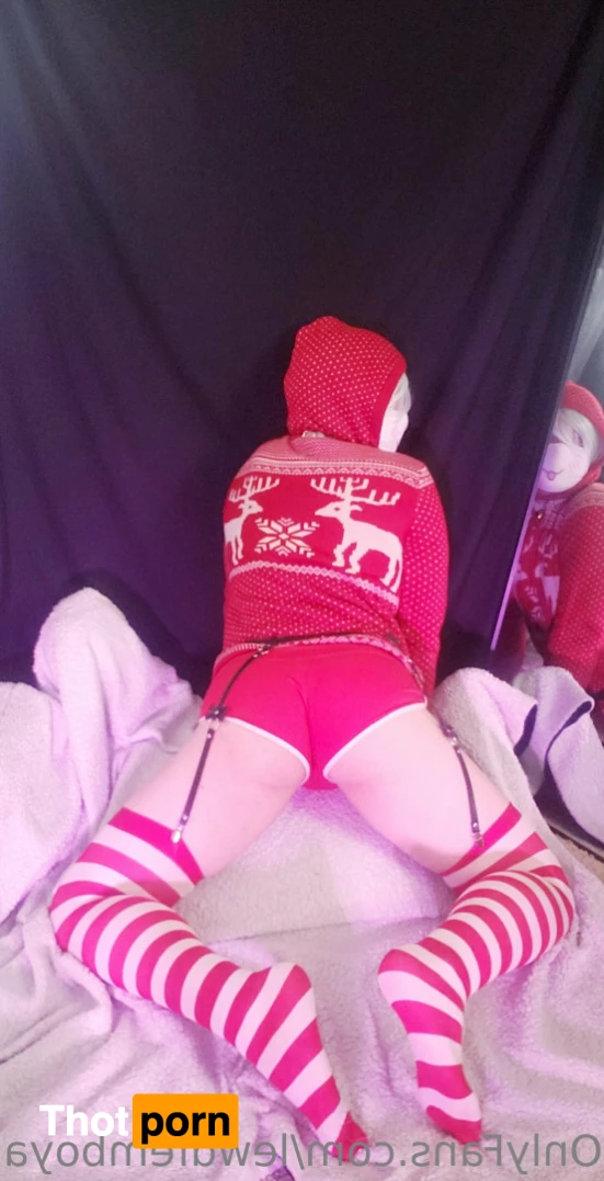 Lewd Femboy Airhead 10571091