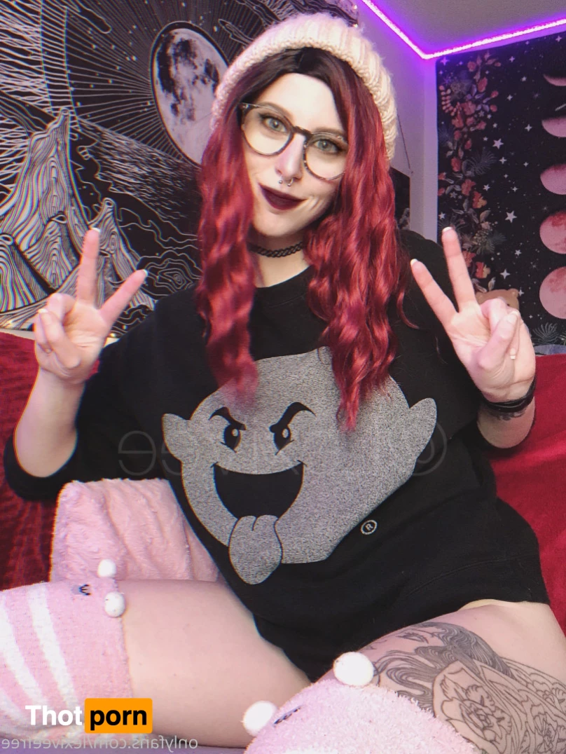 SLIMTHICK GOTH BABE 🥵 FREE 7020321