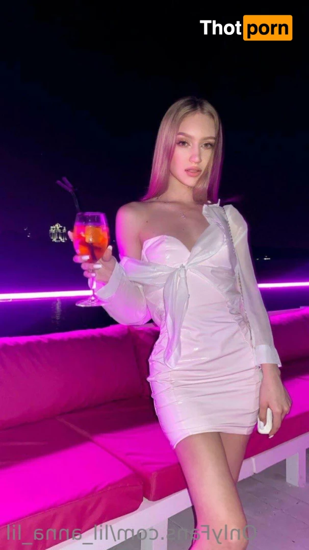 Lil 😇 Anna 7363622