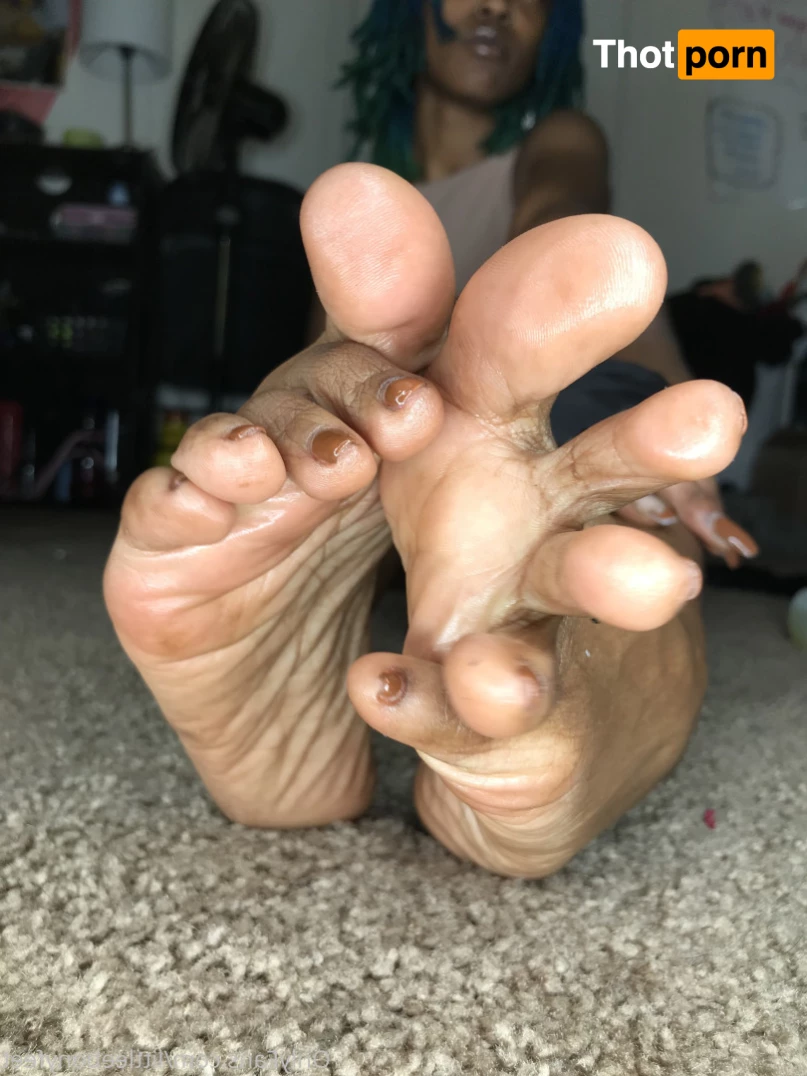 Littleebonyfeet 7363310