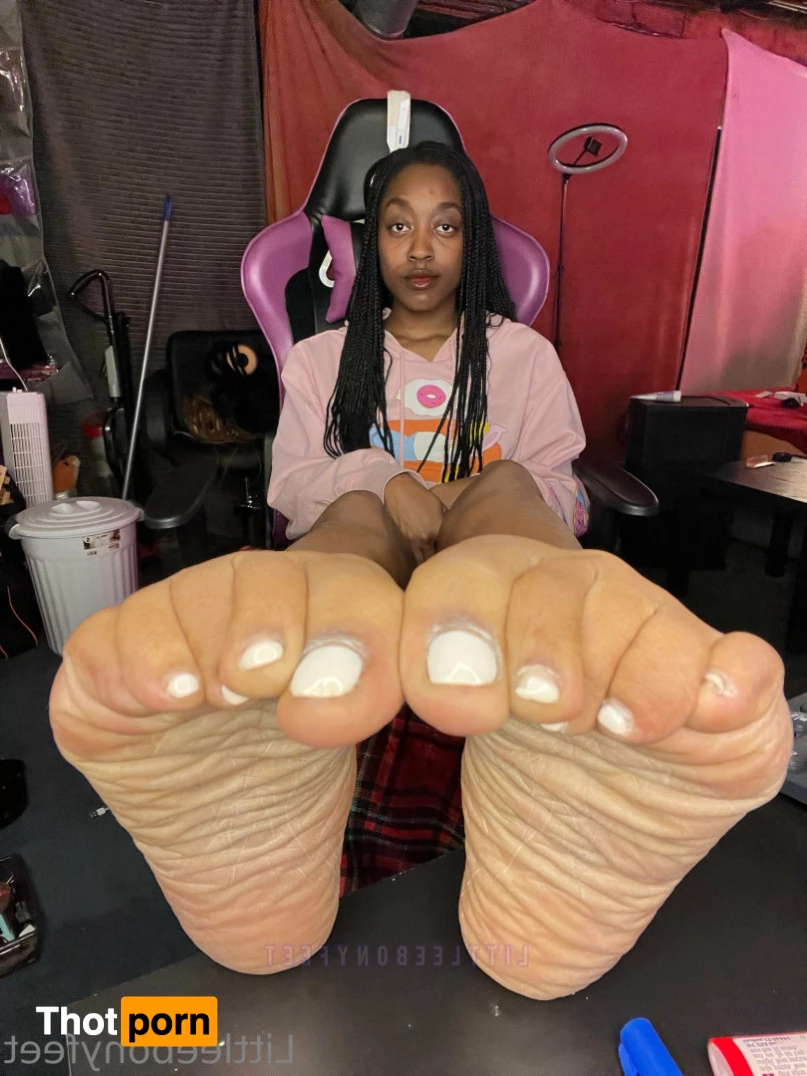 Littleebonyfeet 10443888