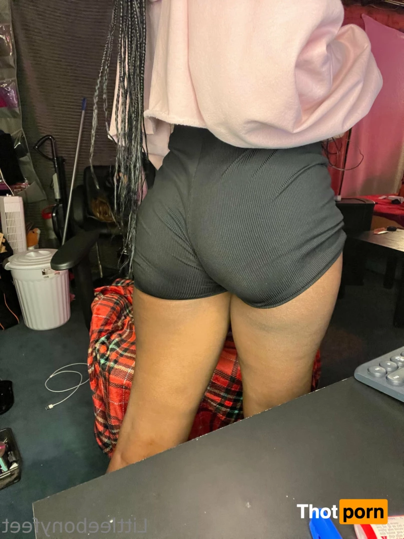 Littleebonyfeet 10443945