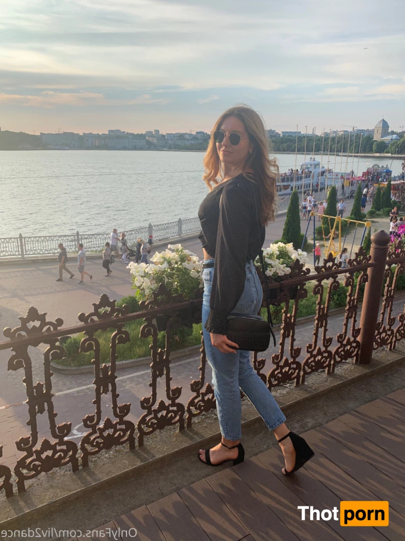 Dancing with Liv 6940458