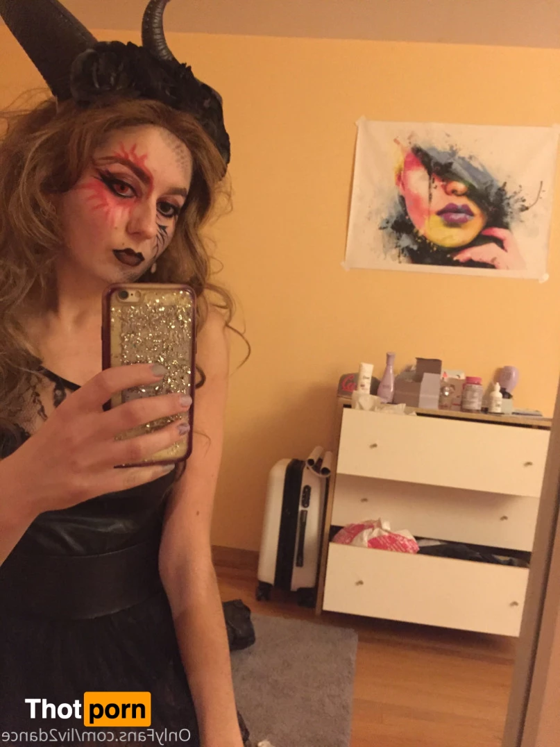 Dancing with Liv 6940482